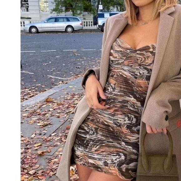 ZARA Ruched Tulle Bodycon Dress Sweetheart Neck Blogger Fave Size XS - Picture 1 of 9